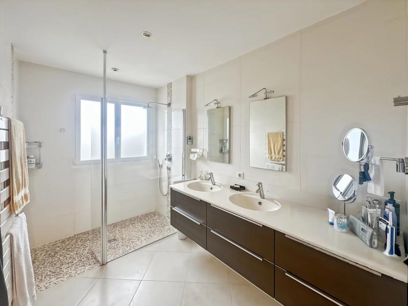 Appartement - 122 m² - 5 pièces