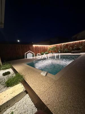 Maison - 158 m² - 8 pièces