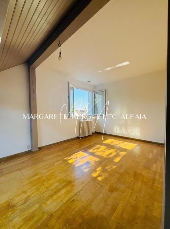 Maison - 179 m² - 10 pièces