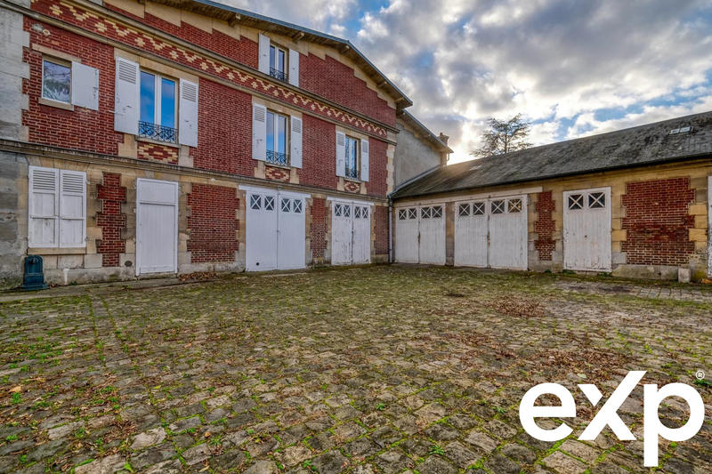 Maison - 500 m² - 14 pièces