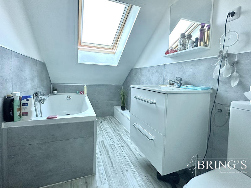 Maison - 97 m² - 6 pièces