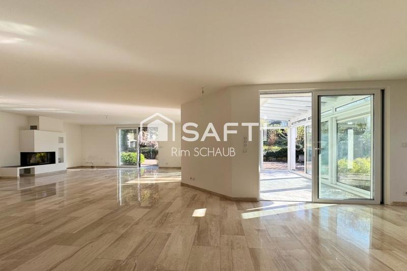 Maison - 218 m² - 6 pièces