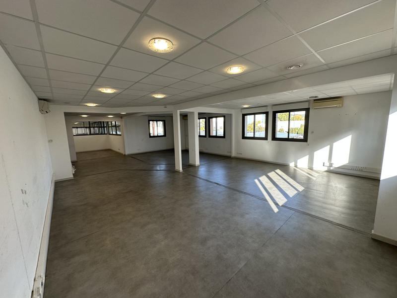 Local commercial - 385 m²