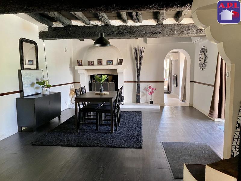 Maison - 195 m² - 7 pièces