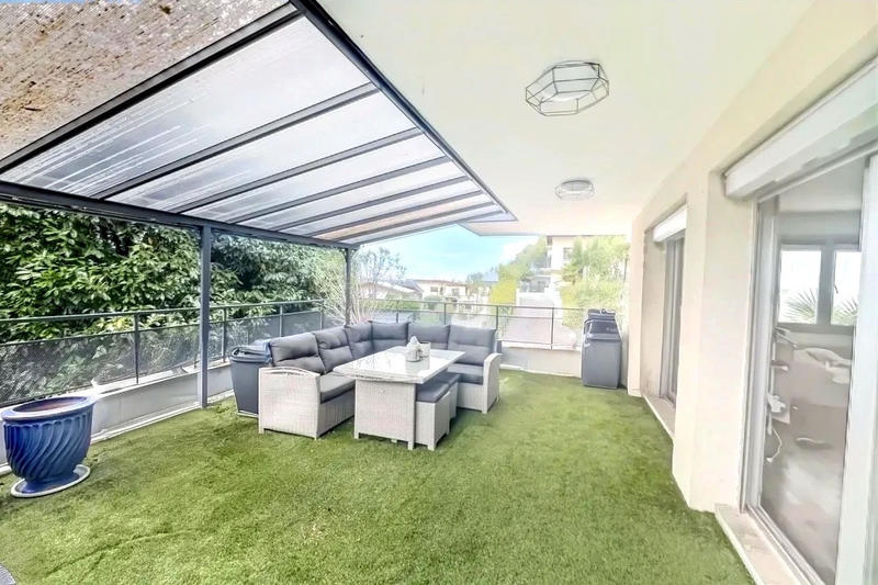 Maison - 202 m² - 7 pièces