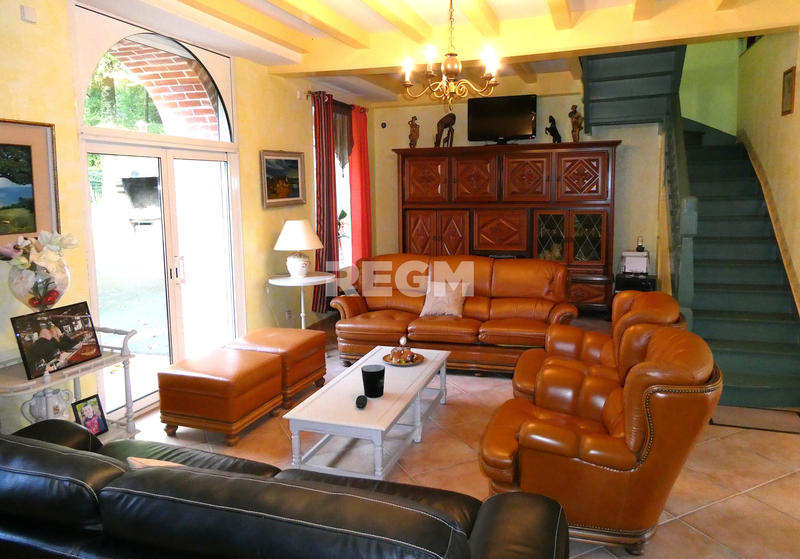 Propriété - 8 191 m² - 11 pièces