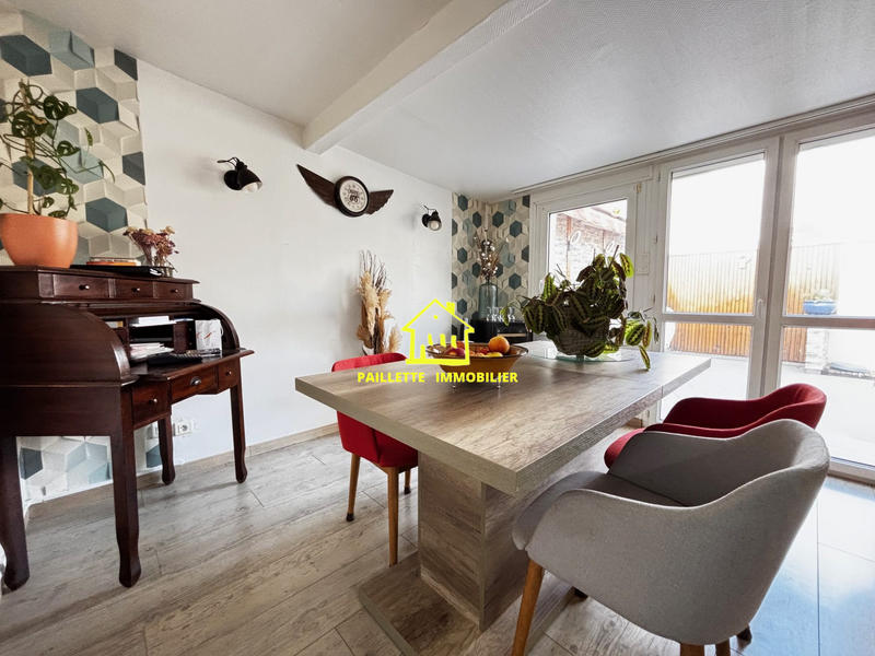 Maison - 93 m² - 4 pièces