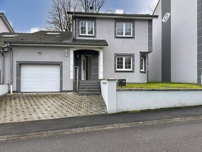 Maison jumelée - 147 m² - 6 pièces