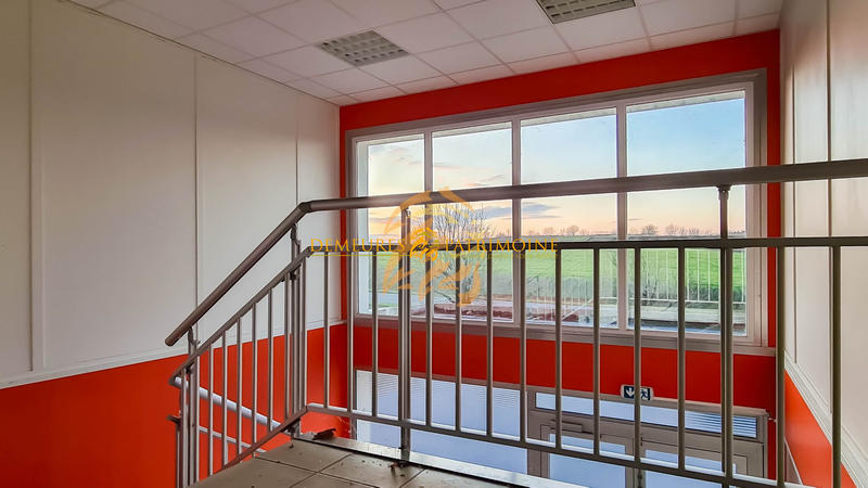 Local d'activités - 2 100 m²