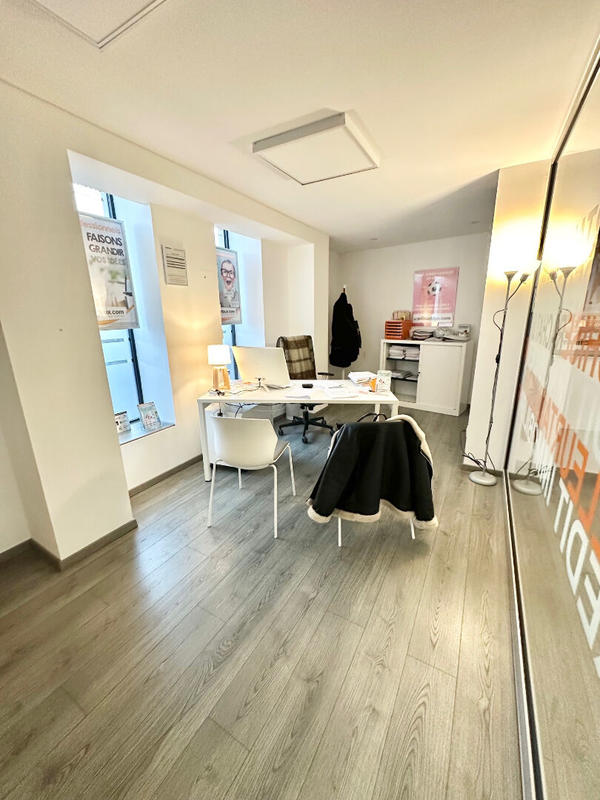 Local commercial - 168 m² - 5 pièces