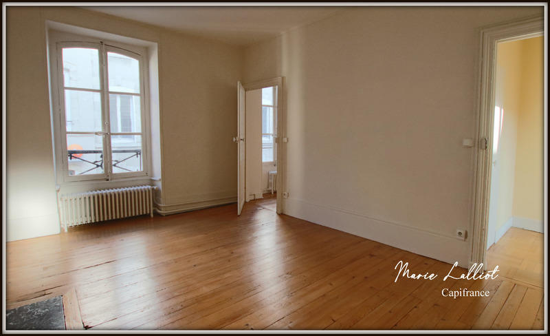 Maison - 204 m² - 9 pièces