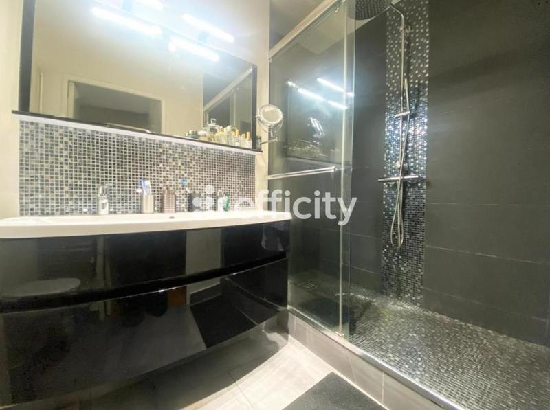 Appartement - 140 m² - 5 pièces