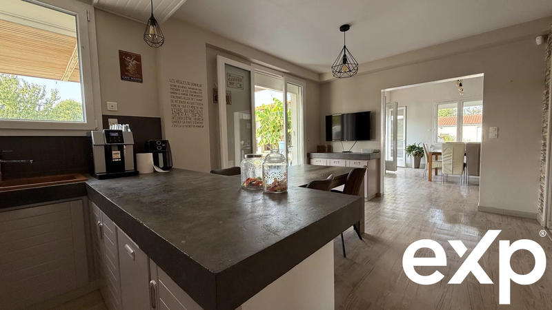 Maison - 307 m² - 10 pièces