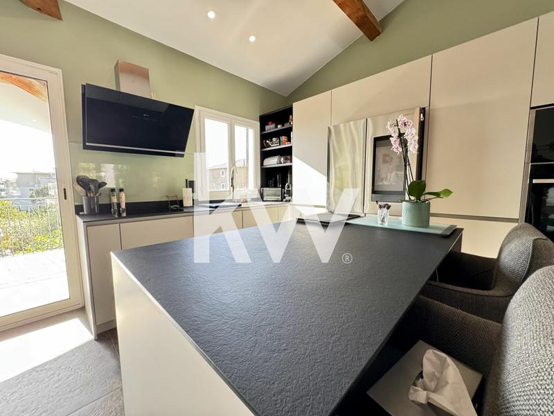 Villa - 180 m² - 8 pièces