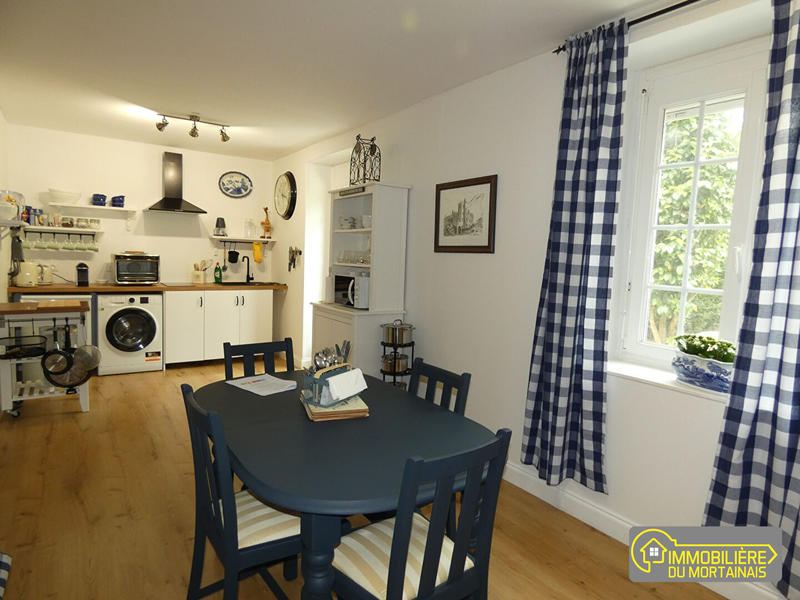 Maison - 330 m² - 7 pièces