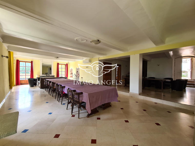 Bastide - 729 m² - 25 pièces