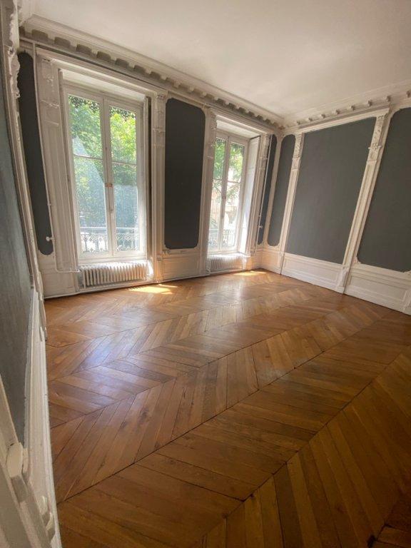 Appartement - 148 m² - 6 pièces