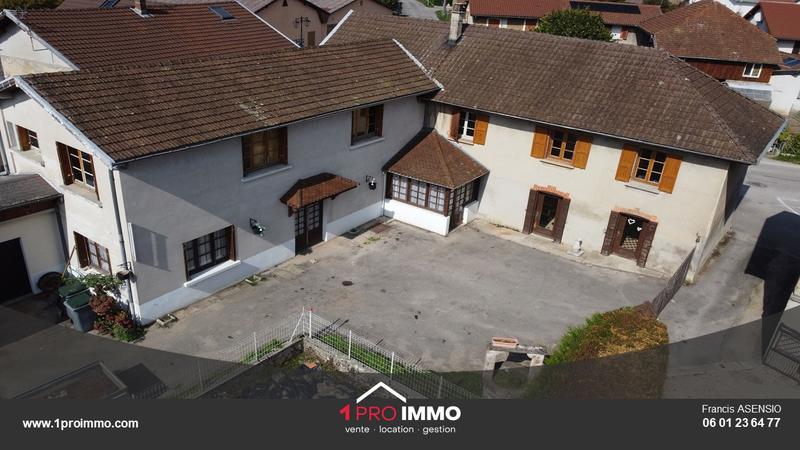 Maison - 252 m² - 9 pièces