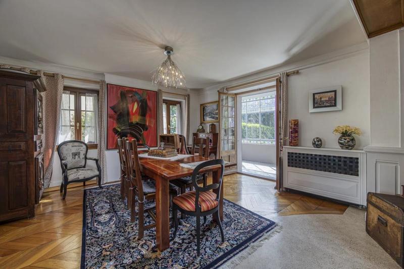 Maison - 251 m² - 10 pièces