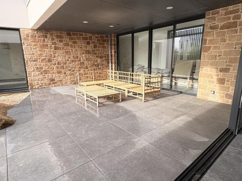 Maison - 236 m² - 8 pièces