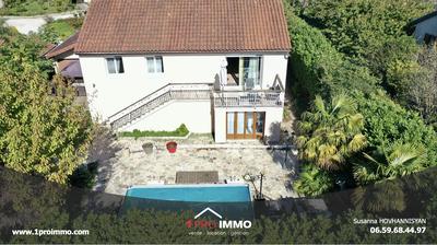 Maison - 184 m² - 7 pièces