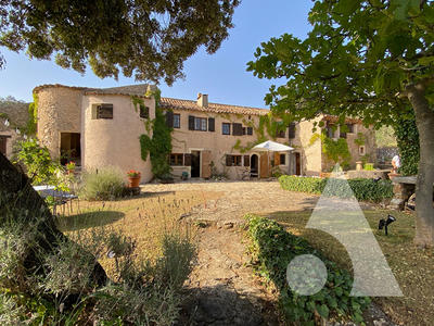 Maison - 490 m² - 19 pièces