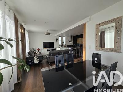 Maison - 199 m² - 7 pièces