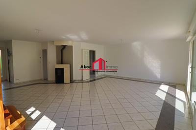 Maison traditionnelle - 188 m² - 7 pièces