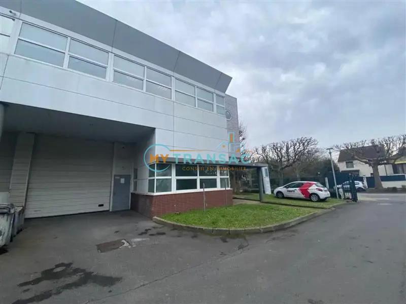 Local d'activités - 366 m²