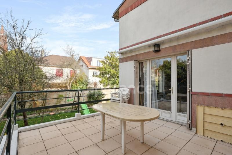 Maison - 188 m² - 9 pièces