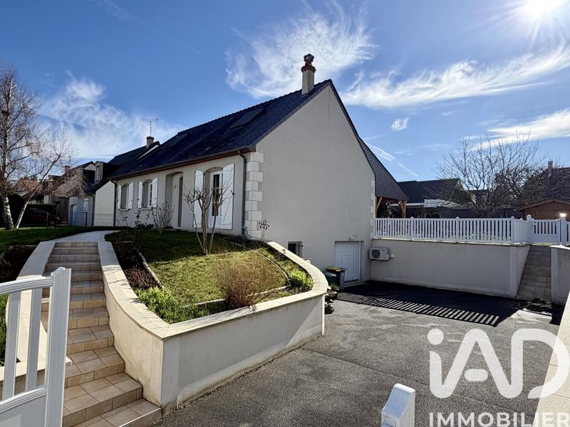 Maison - 140 m² - 8 pièces