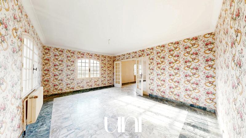 Maison - 208 m² - 8 pièces