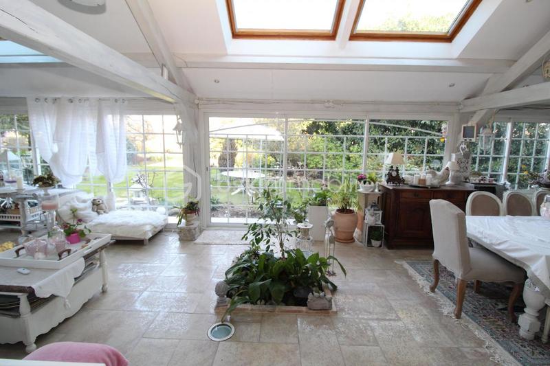 Propriété - 1 100 m² - 18 pièces