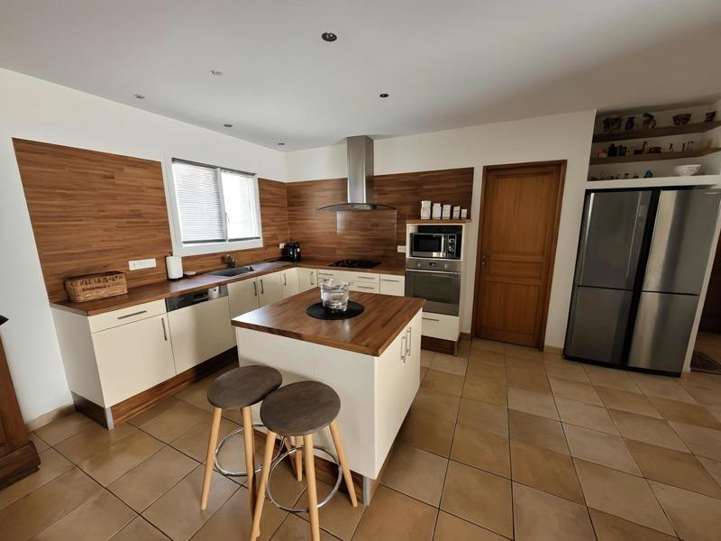 Maison - 158 m² - 6 pièces