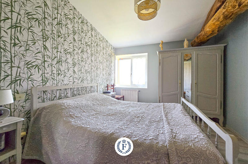 Propriété - 271 m² - 10 pièces