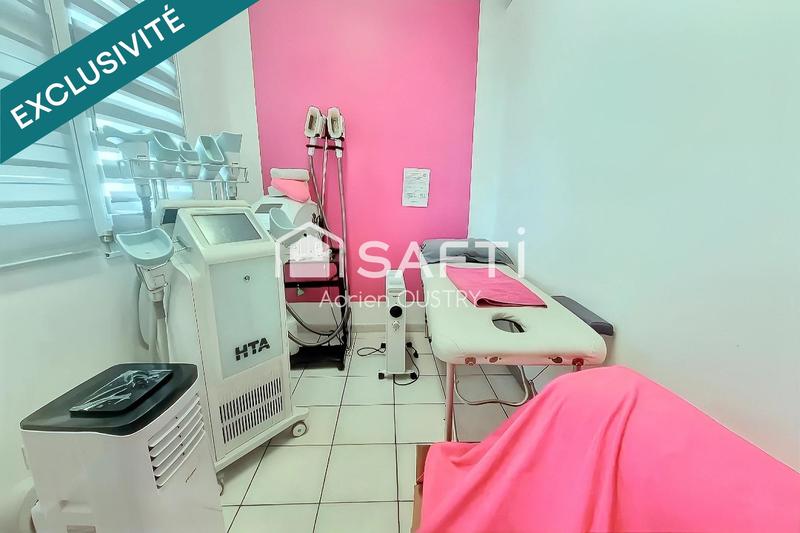 Local commercial - 240 m² - 6 pièces