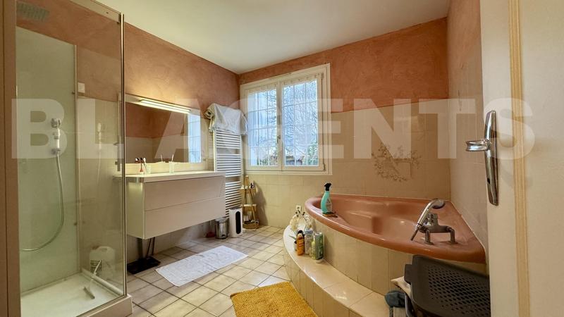 Pavillon - 150 m² - 5 pièces