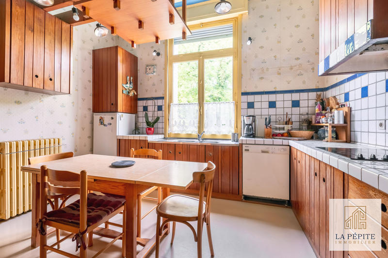 Maison - 315 m² - 10 pièces