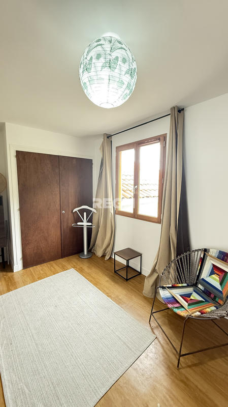 Propriété - 500 m² - 15 pièces