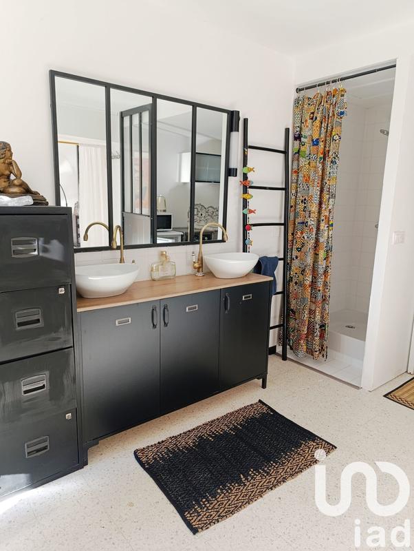 Maison - 230 m² - 7 pièces