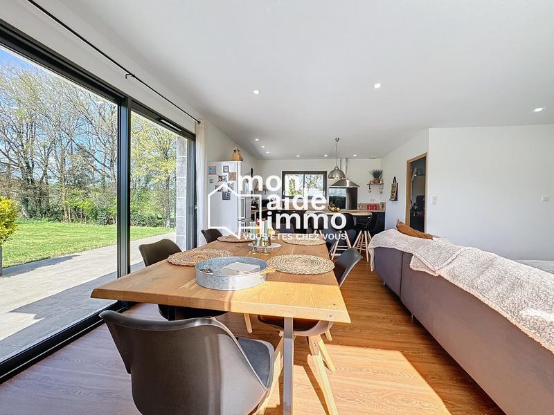 Maison - 260 m² - 8 pièces