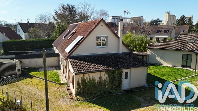 Maison - 95 m² - 5 pièces