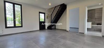 Maison - 90 m² - 4 pièces