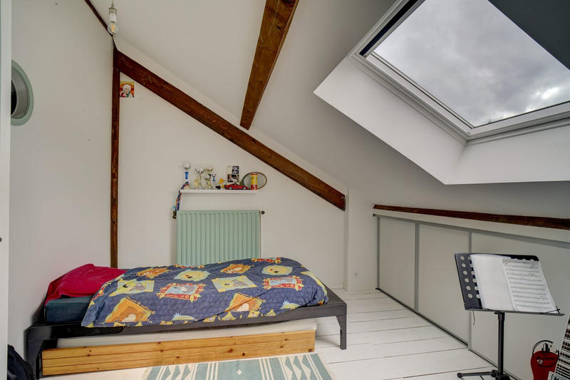 Maison - 230 m² - 8 pièces