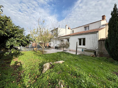 Maison - 199 m² - 7 pièces