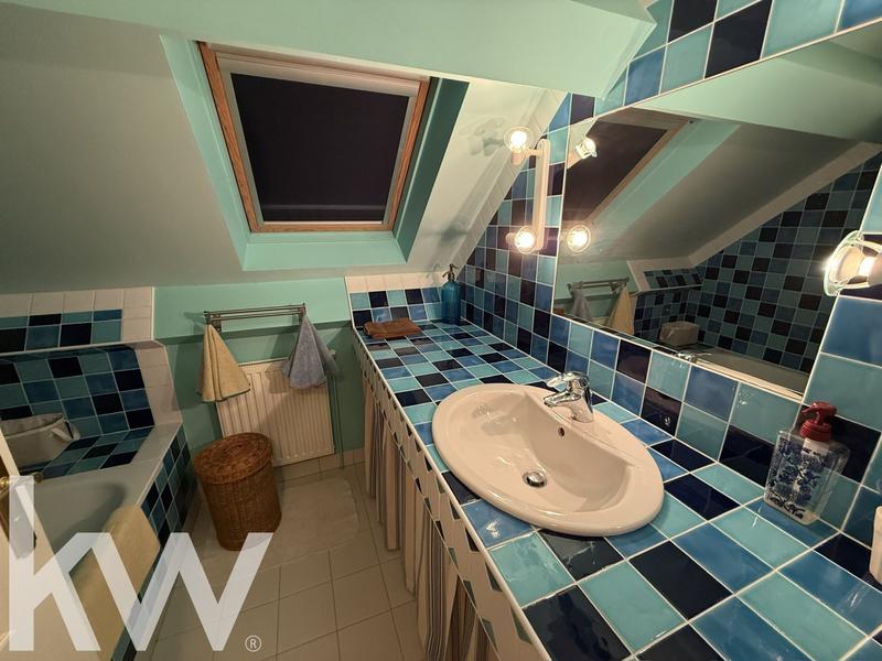 Maison - 219 m² - 7 pièces