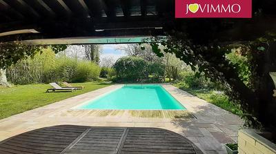 Maison - 387 m² - 12 pièces