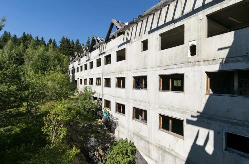 Immeuble - 77 569 m²