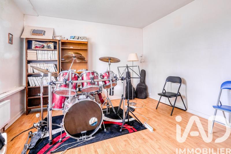 Maison - 99 m² - 5 pièces