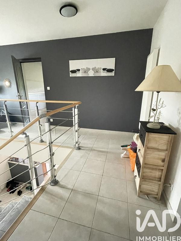 Maison - 235 m² - 8 pièces
